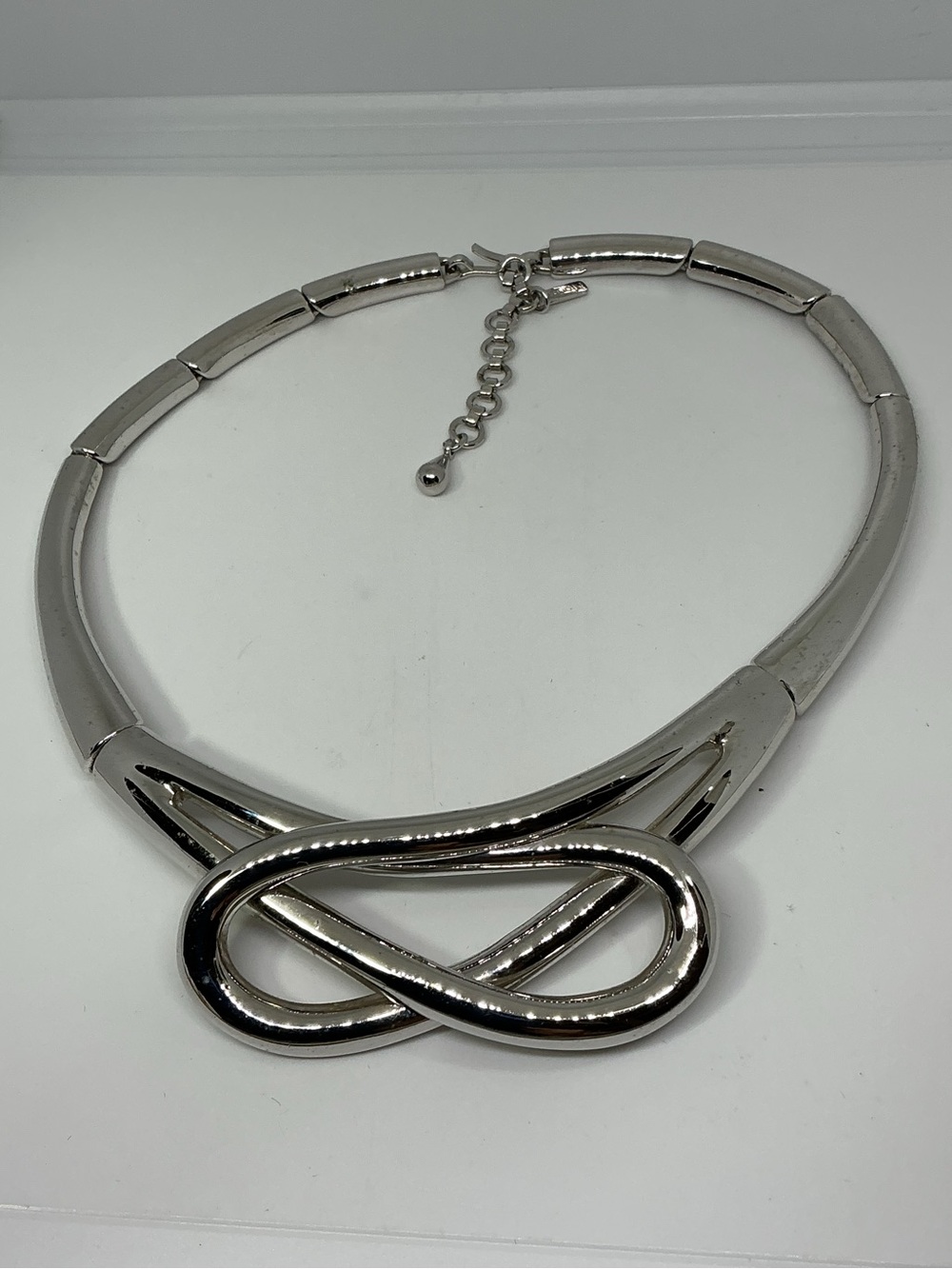 Monet Silver Tone Infinity Knot Collar Necklace Statement Vintage - Picture 8 of 8
